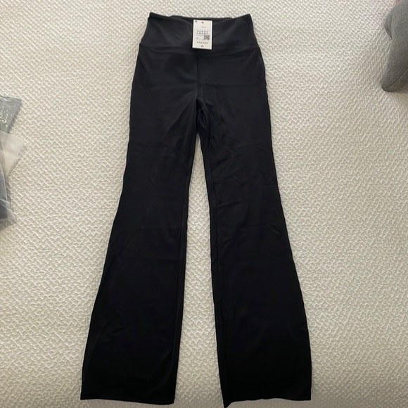 NWT - Halara Leggings. XS - Picture 1 of 5